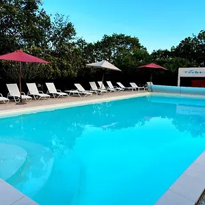 https://hotel-les-persedes.hotels-rhonealpes.com